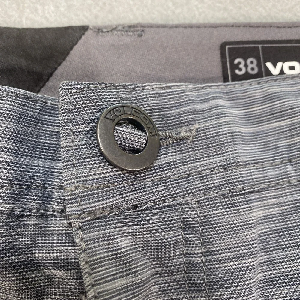 Volcom Mens Surf Turf 4 Way Stretch Gray Shorts Surfing Outdoor Beach 38 NWT